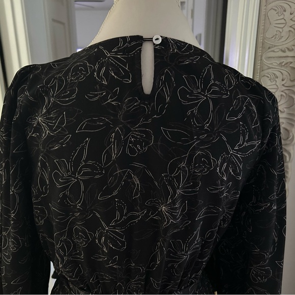 Roolee Black Long Sleeve Floral Dress - Picture 6 of 7
